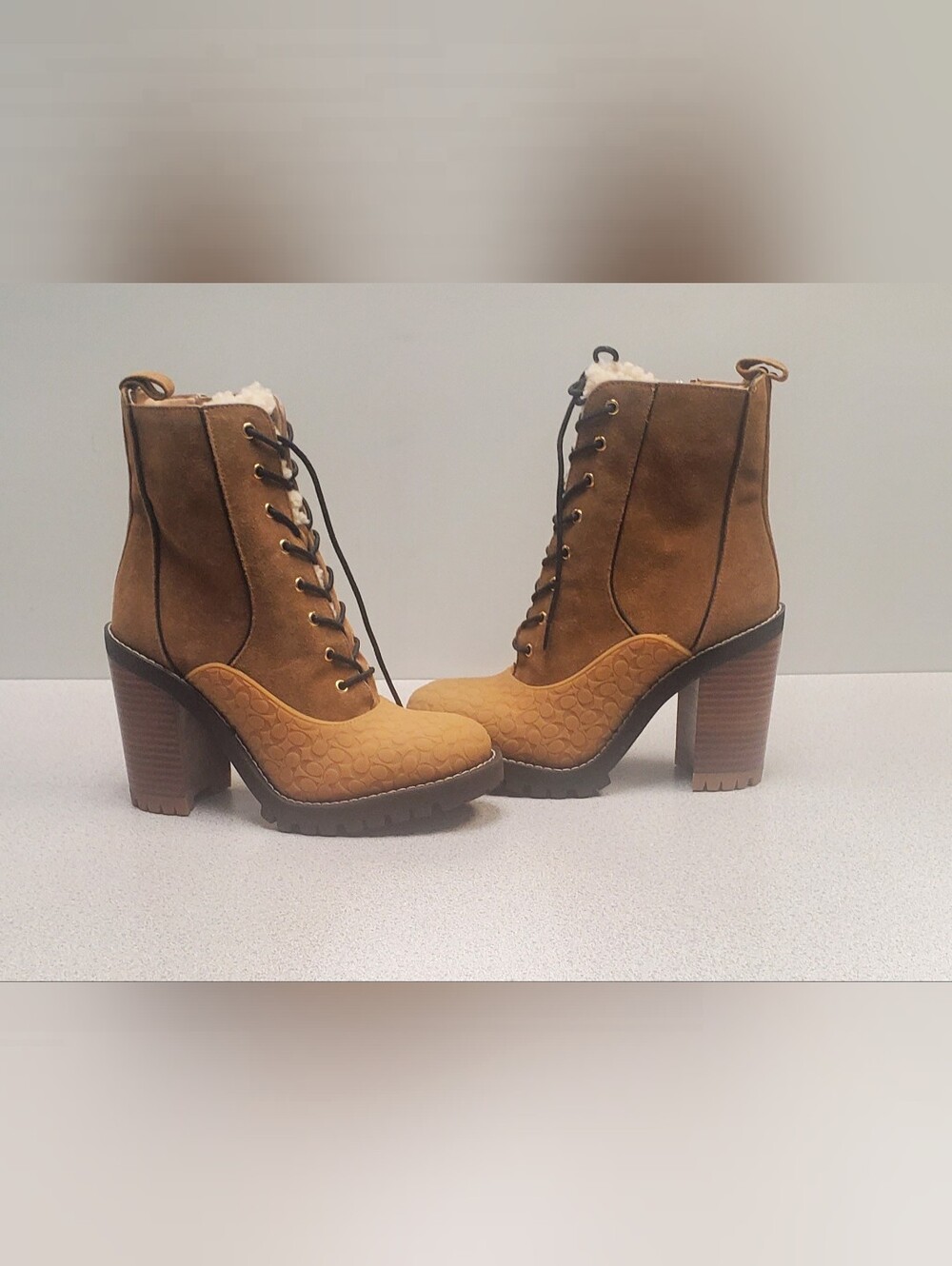 Women's Tan Lace-Up Block Heel Ankle Boots
